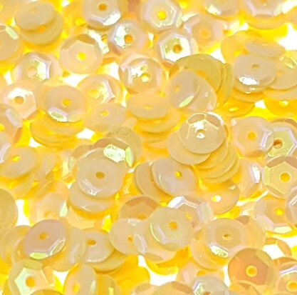 Pearlescent sequins 5mm yellow/gold