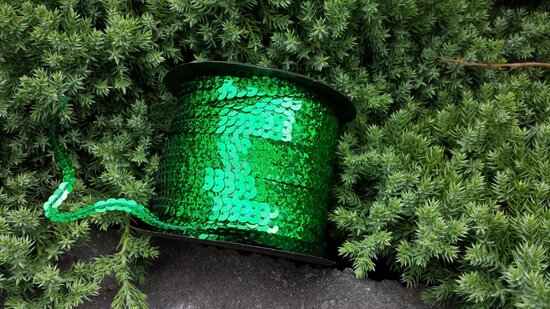 Laser sequin trim green