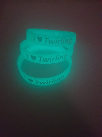 Glow in the dark Armband I love Twirling 